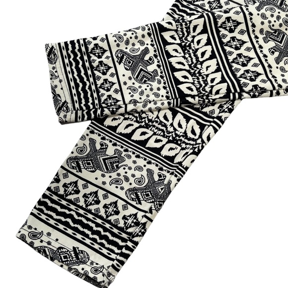 Kathy one size cream & black tribal elephant soft, thin leggings - Picture 4 of 11